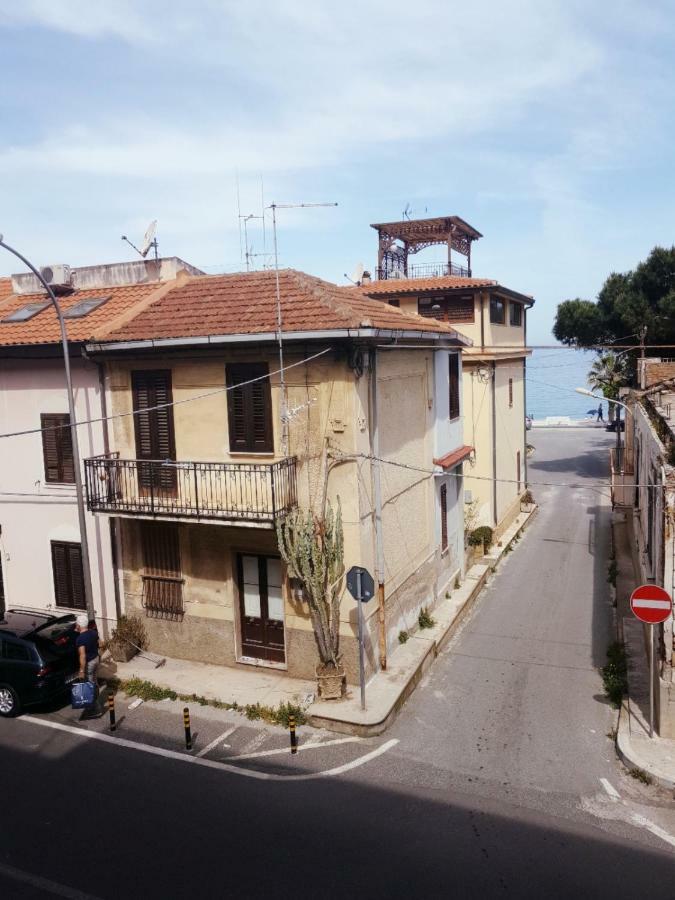 Ferienwohnung La Dea Del Mare Scilla Exterior foto